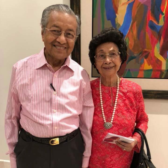 SyedAkramin Just like his loving wife, Tun M can't leave the house without his pen.
